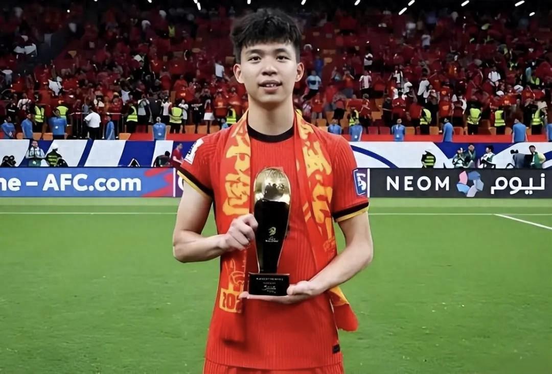 AG体育登录入口-中国球员历史首次，王钰栋球探报告来了，评分7分，模板巴西国脚